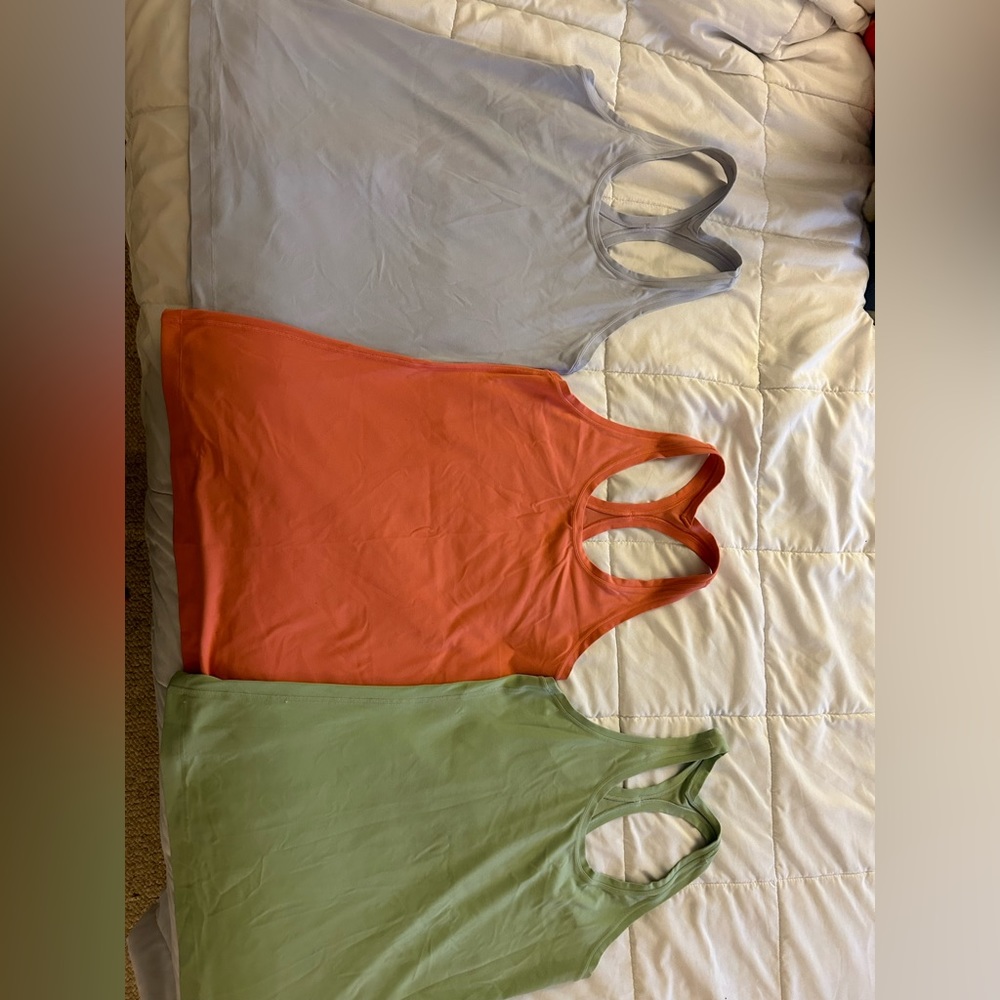 Lululemon Tanks size 10